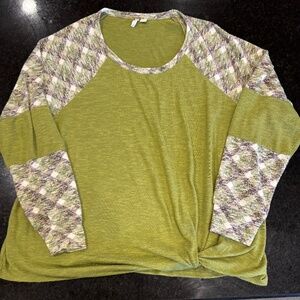 Cato womens 2xl green lightweight sweater with pattern sleeves knot front